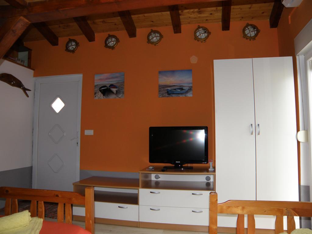 Apartment Lid Омиш Экстерьер фото